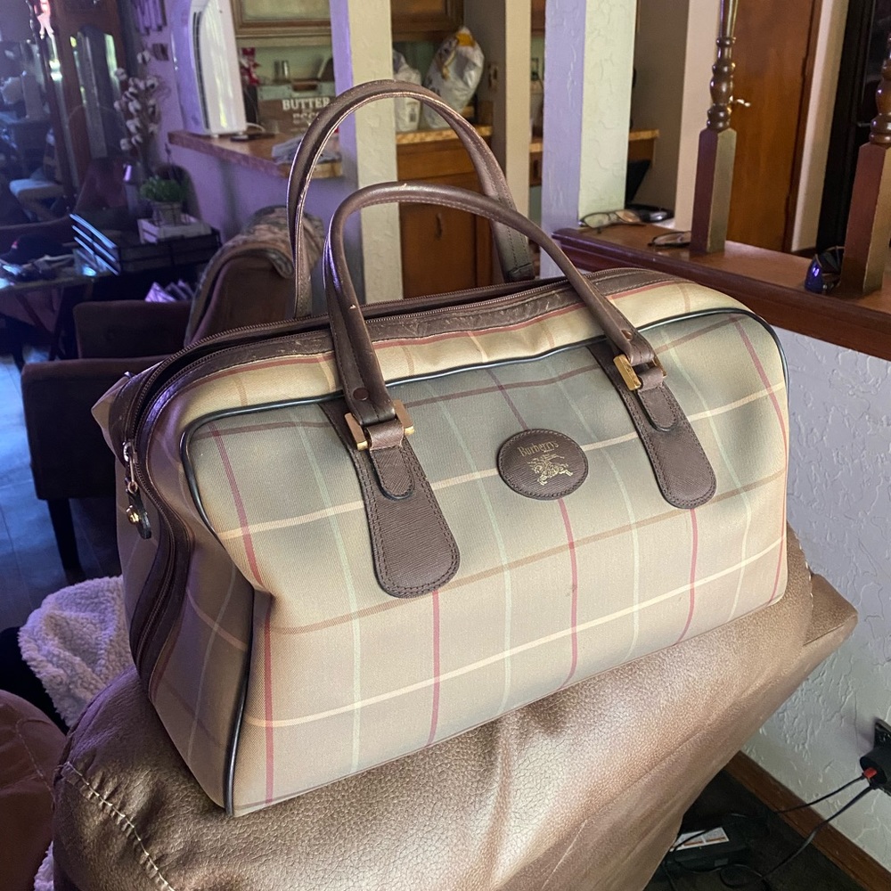 Vintage burberry duffle bag